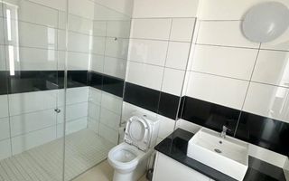 5 Bedroom House For Sale in Afrodite Beach