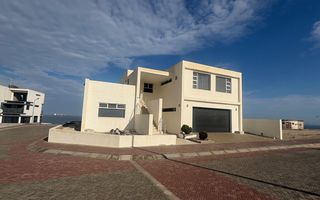 5 Bedroom House For Sale in Afrodite Beach