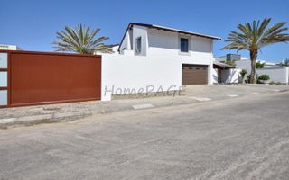 4 Bedroom House For Sale in Kramersdorf, Swakopmund