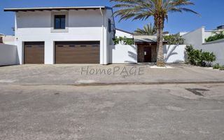 4 Bedroom House For Sale in Kramersdorf, Swakopmund