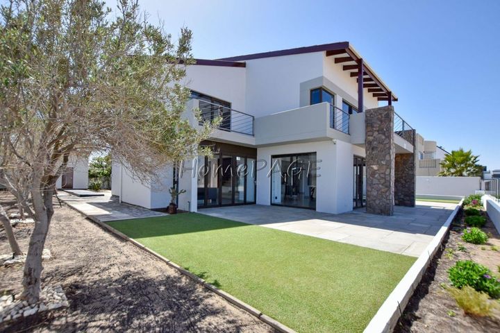 4 Bedroom House For Sale in Kramersdorf, Swakopmund