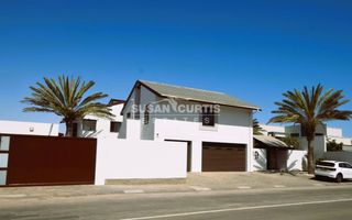 4 Bedroom House For Sale in Kramersdorf, Swakopmund