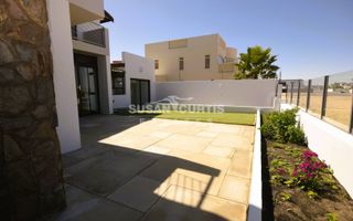 4 Bedroom House For Sale in Kramersdorf, Swakopmund