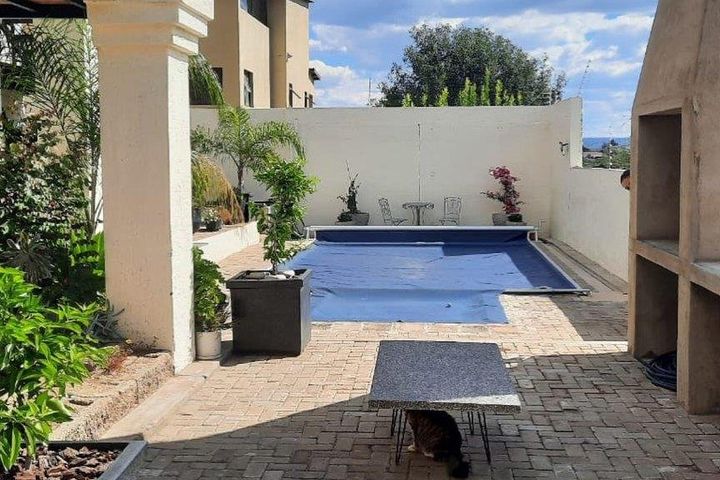 4 Bedroom House For Sale in Auasblick, Windhoek