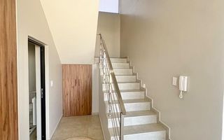 6 Bedroom House To Rent in Dolphin Beach