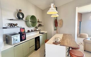 6 Bedroom House To Rent in Dolphin Beach