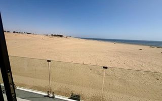 6 Bedroom House To Rent in Dolphin Beach