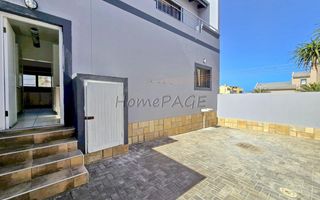 4 Bedroom House For Sale in Long Beach