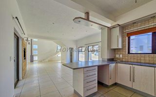 4 Bedroom House For Sale in Long Beach