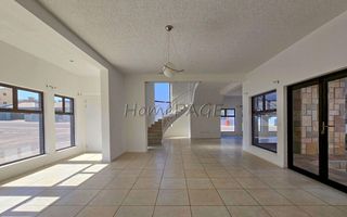 4 Bedroom House For Sale in Long Beach