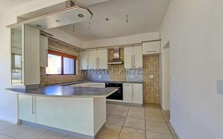 4 Bedroom House For Sale in Long Beach