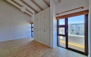 4 Bedroom House For Sale in Long Beach