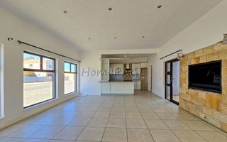 4 Bedroom House For Sale in Long Beach