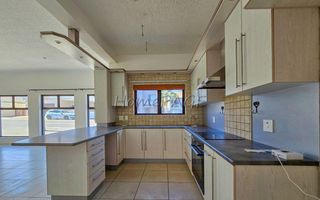 4 Bedroom House For Sale in Long Beach