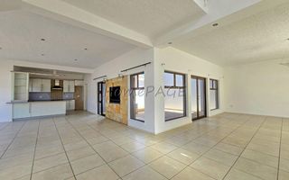 4 Bedroom House For Sale in Long Beach