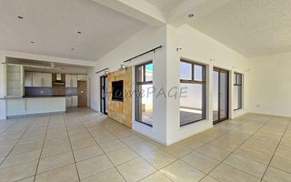 4 Bedroom House For Sale in Long Beach