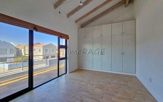 4 Bedroom House For Sale in Long Beach