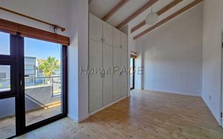 4 Bedroom House For Sale in Long Beach