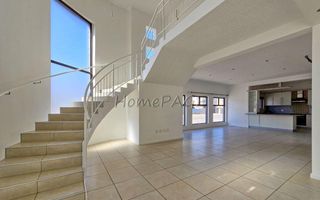 4 Bedroom House For Sale in Long Beach