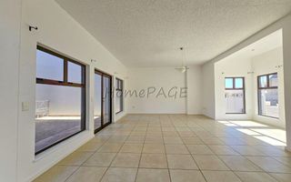 4 Bedroom House For Sale in Long Beach