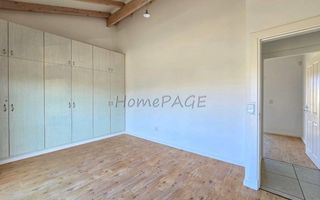 4 Bedroom House For Sale in Long Beach