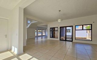 4 Bedroom House For Sale in Long Beach