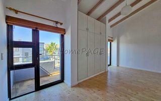 4 Bedroom House For Sale in Long Beach