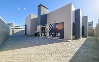 3 Bedroom House To Rent in Fairway Estate