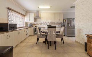 3 Bedroom House For Sale in Dolphin Beach