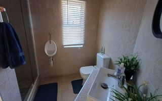 5 Bedroom House For Sale in Meersig