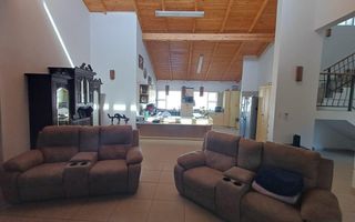 5 Bedroom House For Sale in Meersig
