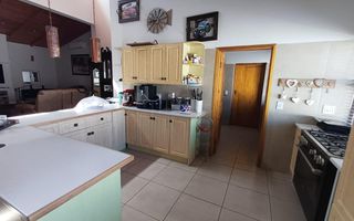 5 Bedroom House For Sale in Meersig
