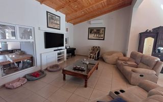 5 Bedroom House For Sale in Meersig