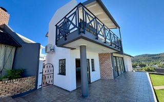 6 Bedroom House To Rent in Eros, Windhoek