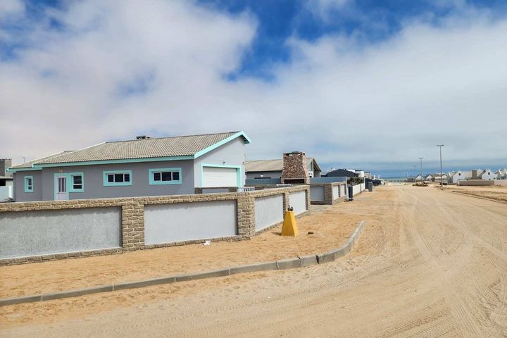 3 Bedroom House For Sale in Sunbay, Henties Bay