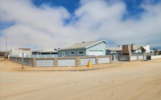 3 Bedroom House For Sale in Sunbay, Henties Bay