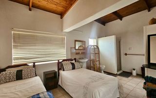 7 Bedroom House For Sale in Henties Bay Central, Henties Bay