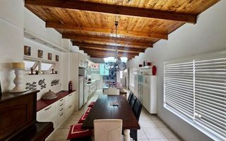7 Bedroom House For Sale in Henties Bay Central, Henties Bay
