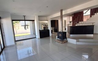 4 Bedroom House For Sale in Kramersdorf, Swakopmund