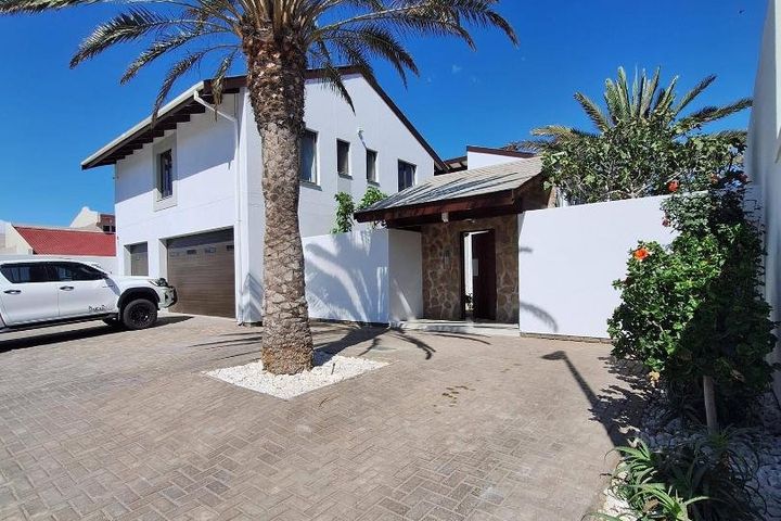 4 Bedroom House For Sale in Kramersdorf, Swakopmund