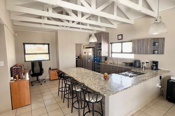 4 Bedroom House To Rent in Meersig