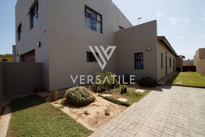 2 Bedroom House For Sale in Meersig