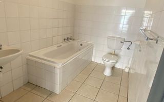 3 Bedroom Apartment For Sale in Pioneerspark, Windhoek