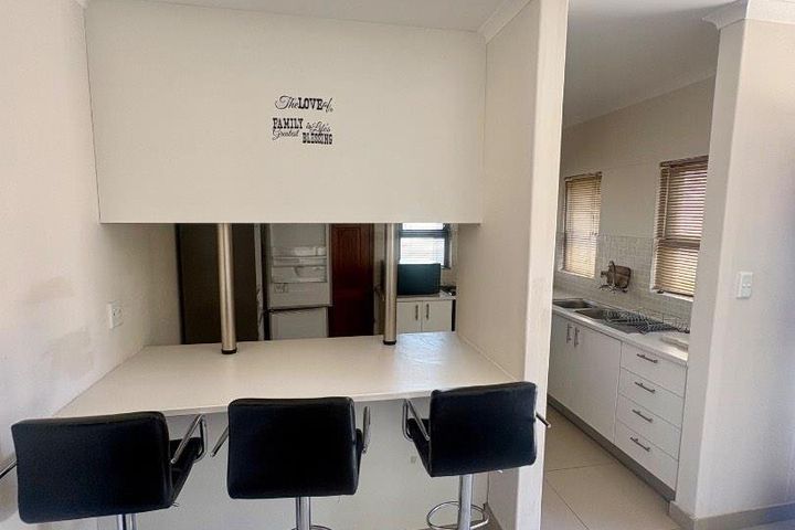 1 Bedroom Apartment To Rent in Dolphin Beach