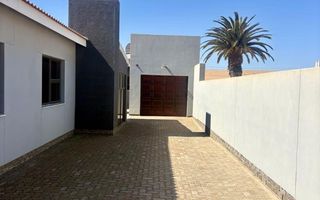 1 Bedroom Apartment To Rent in Dolphin Beach