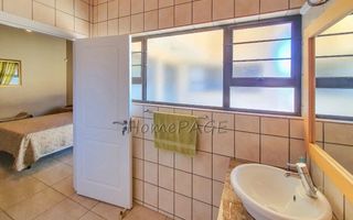 3 Bedroom House For Sale in Henties Bay Central, Henties Bay