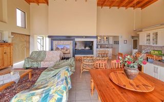 3 Bedroom House For Sale in Henties Bay Central, Henties Bay