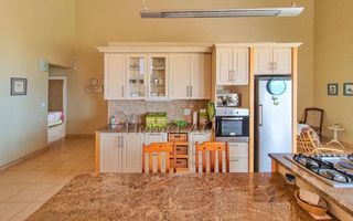 3 Bedroom House For Sale in Henties Bay Central, Henties Bay