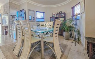 3 Bedroom House For Sale in Long Beach
