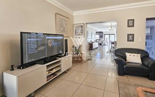 3 Bedroom House For Sale in Long Beach